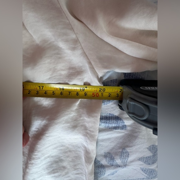 H&M Cream Satin-Look Button-Up Blouse w Black Collar  4 – Elegant Long Sleeve - Picture 6 of 11